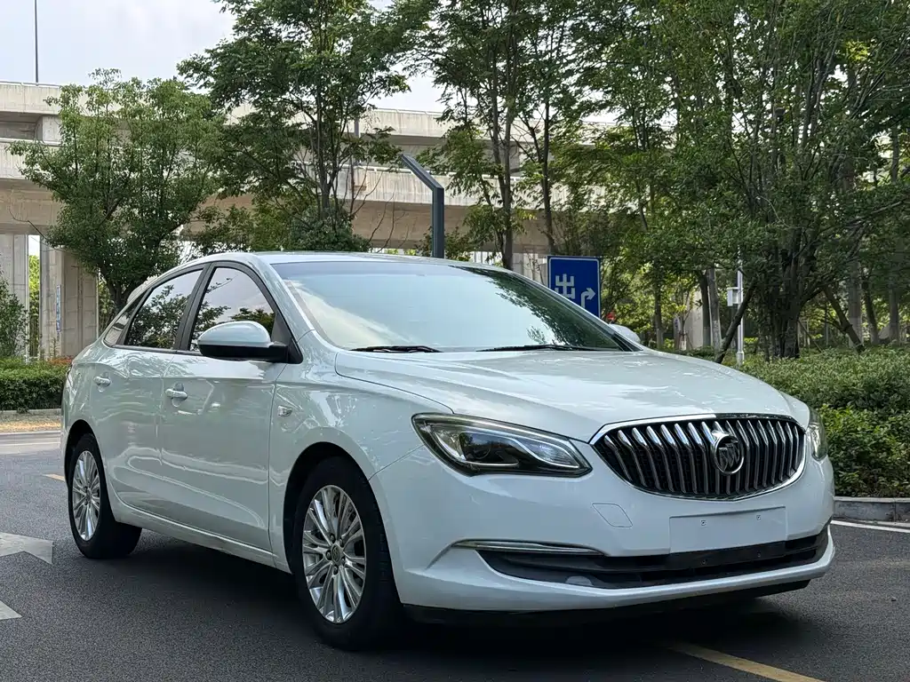 Buick Excelle 2015 — фото 3