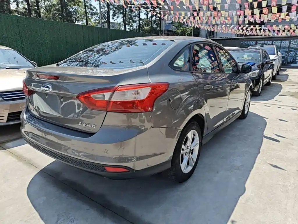 Ford Focus 2015 — фото 7