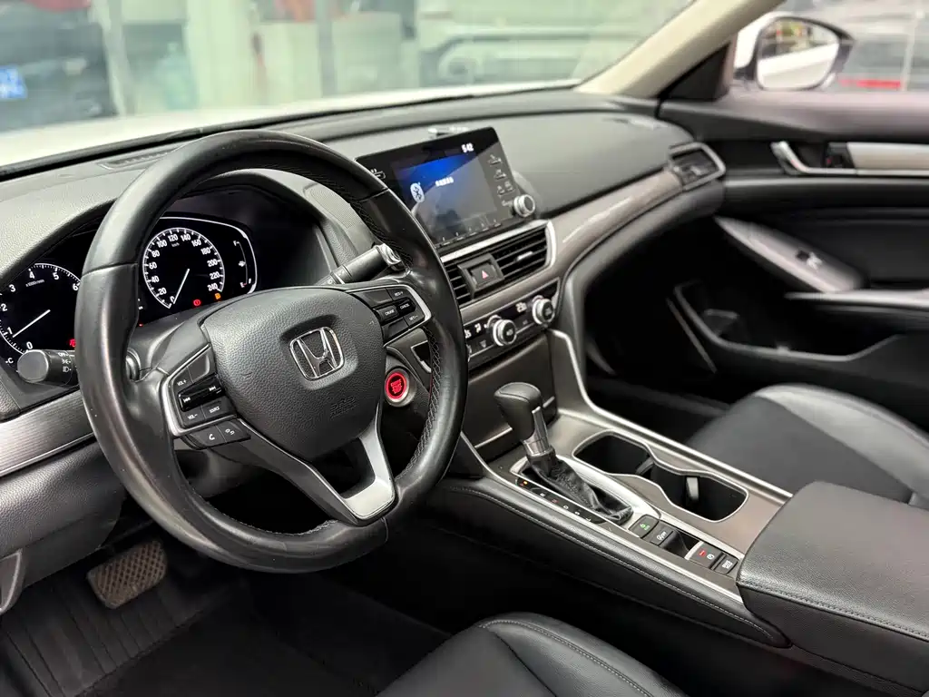 Honda Accord 2019 — фото 9