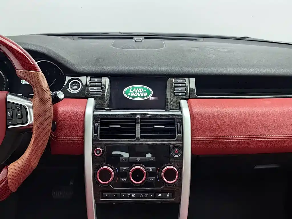 Land Rover Discovery Sport 2017 — фото 12