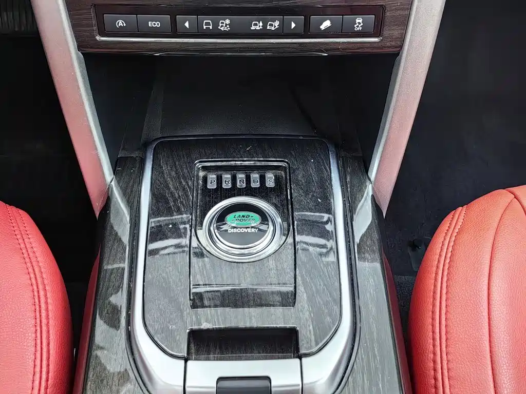 Land Rover Discovery Sport 2017 — фото 13