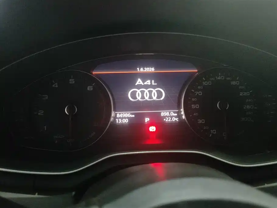 Audi A4L 2018 — фото 14