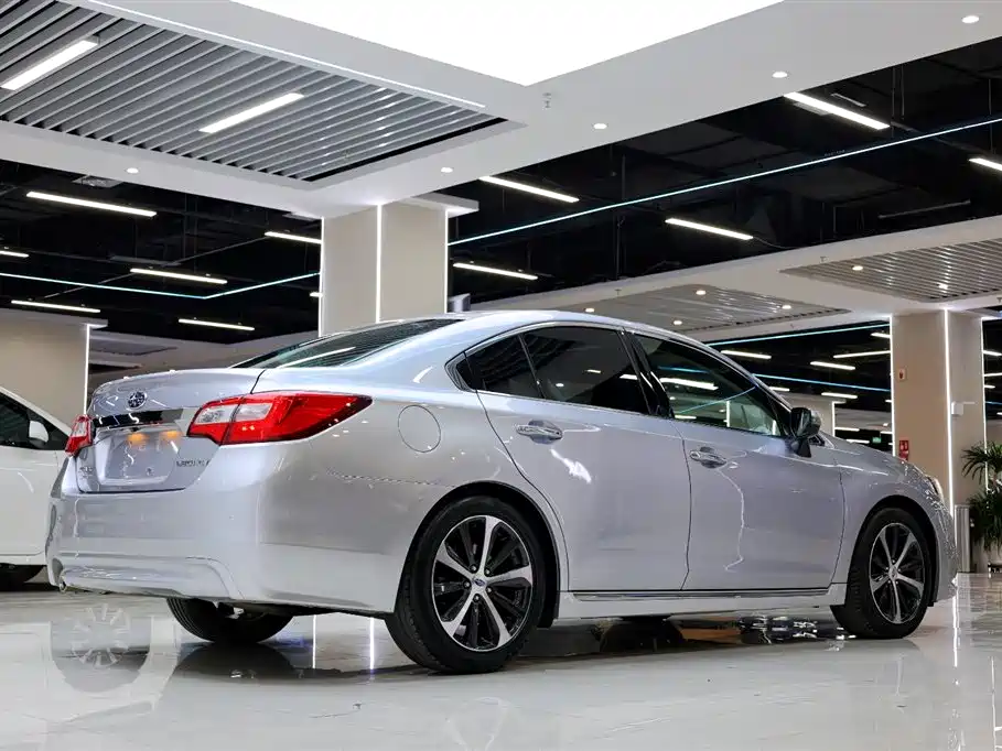 Subaru Legacy 2016 — фото 14