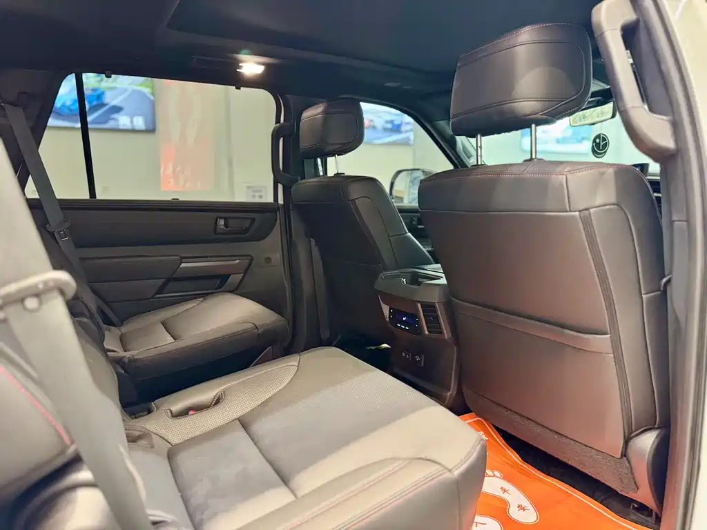 Toyota Sequoia 2025 — фото 11