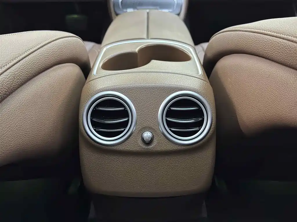 Mercedes-Benz E-Class 2020 — фото 10