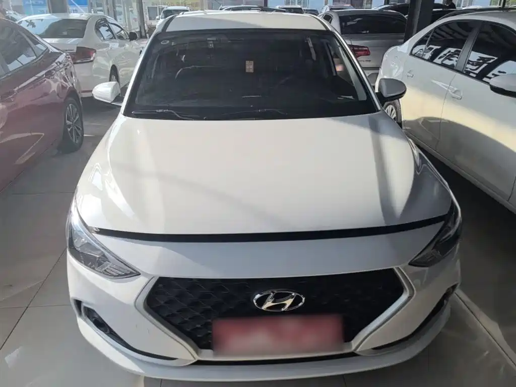 Hyundai Elantra 2018 — фото 3