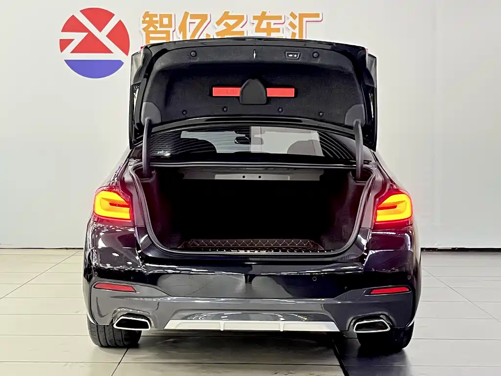 BMW 5 Series 2023 — фото 14