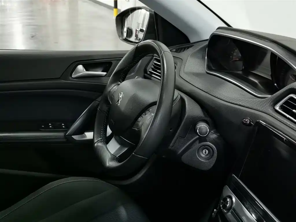 Peugeot 308 2018 — фото 22