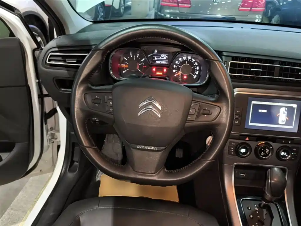 Citroen C4 2017 — фото 11