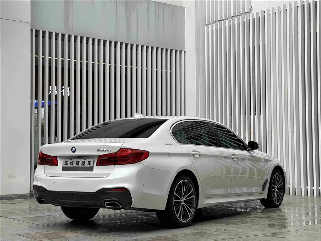 BMW 5 Series 2020 — фото 17