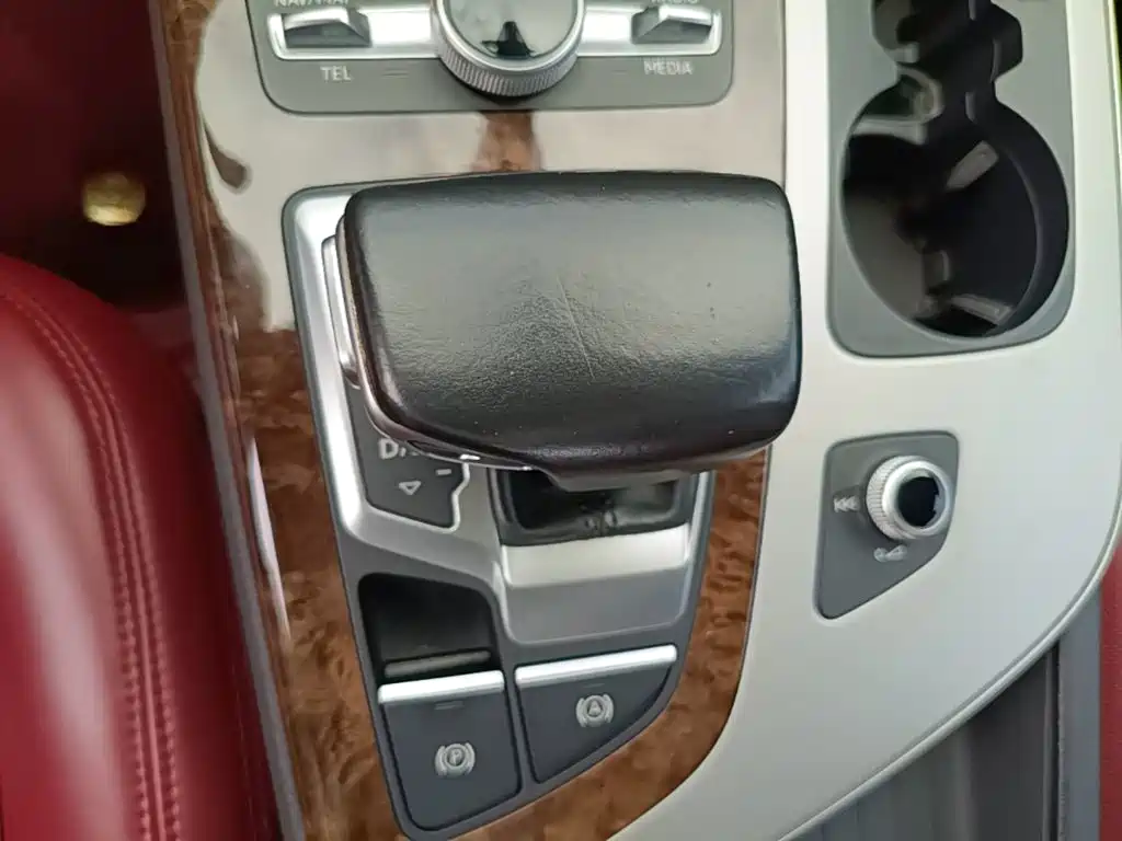 Audi Q7 2016 — фото 10