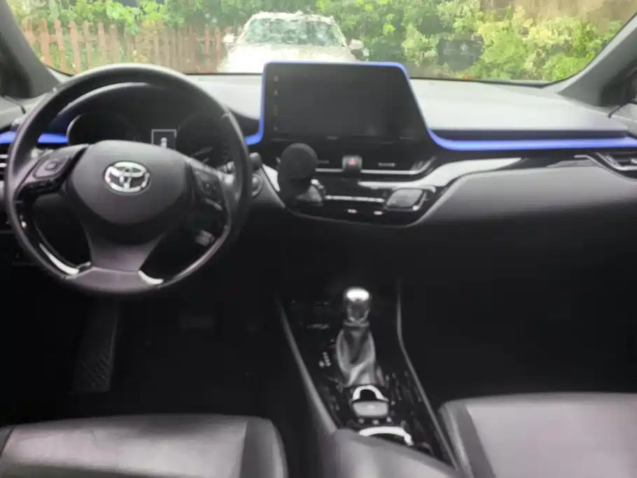 Toyota IZOA 2018 — фото 12