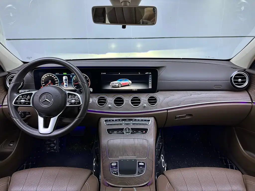 Mercedes-Benz E-Class 2020 — фото 15