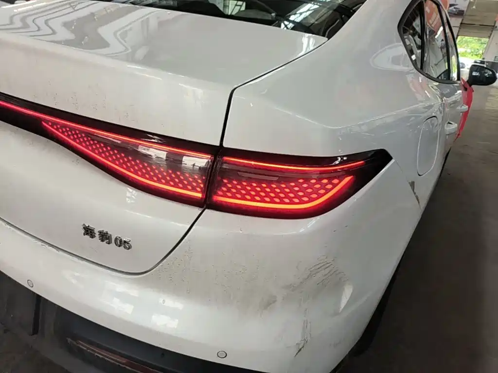 BYD Seal 05 DM-i 2026 — фото 8