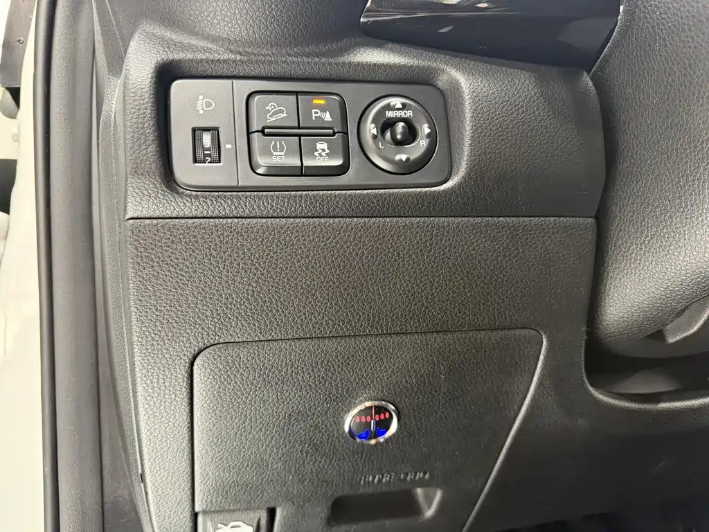 Kia KX1 2022 — фото 9