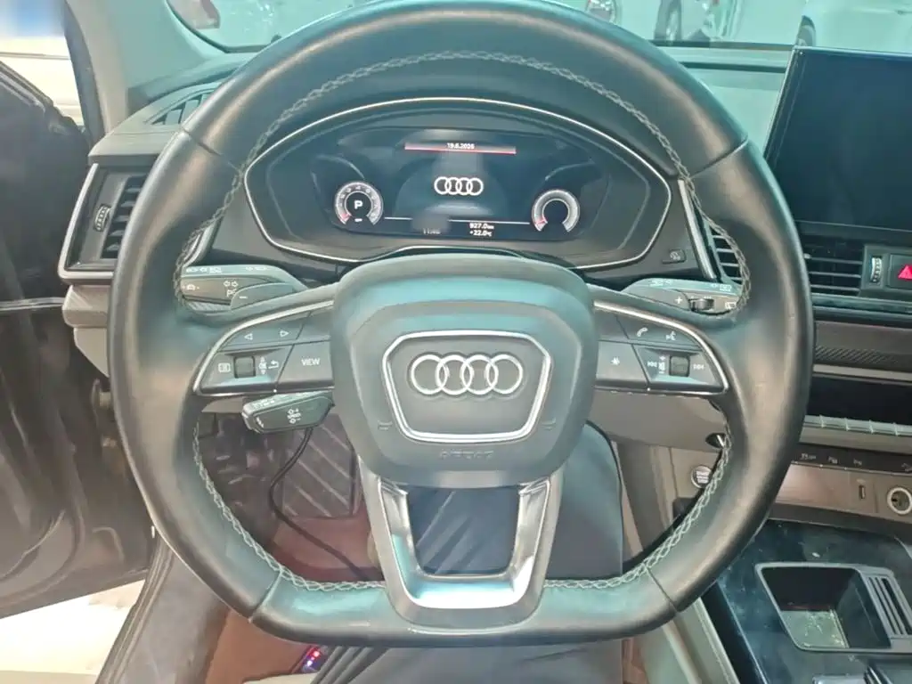 Audi Q5L 2021 — фото 11