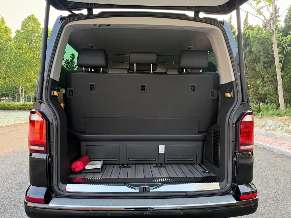 Volkswagen Multivan 2019 — фото 27