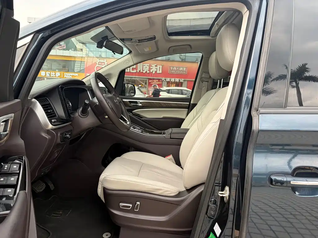 GAC Motor Trumpchi M8 2021 — фото 8