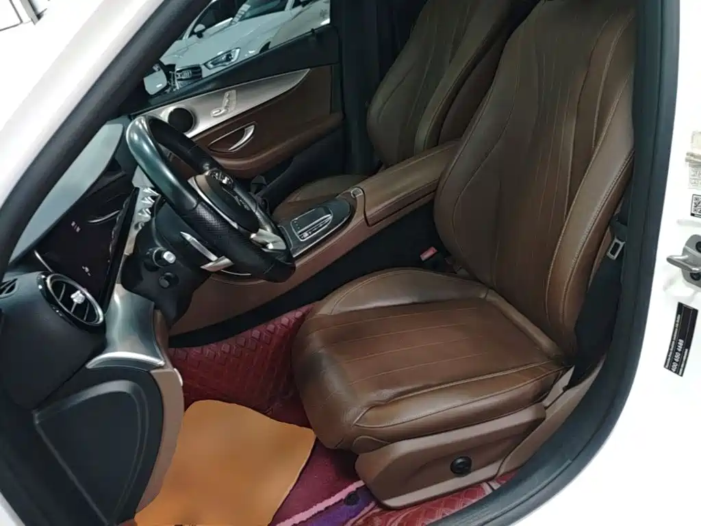Mercedes-Benz E-Class 2020 — фото 15