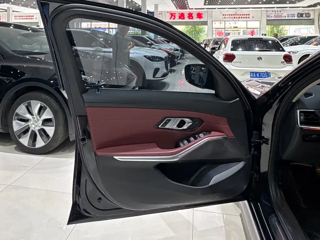 BMW i3 2024 — фото 8