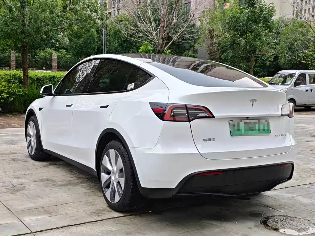 Tesla Model Y 2022 — фото 7