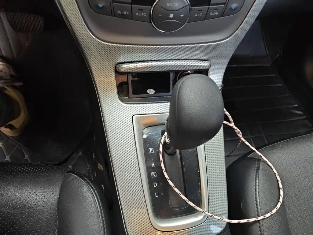 Nissan Sylphy 2015 — фото 7