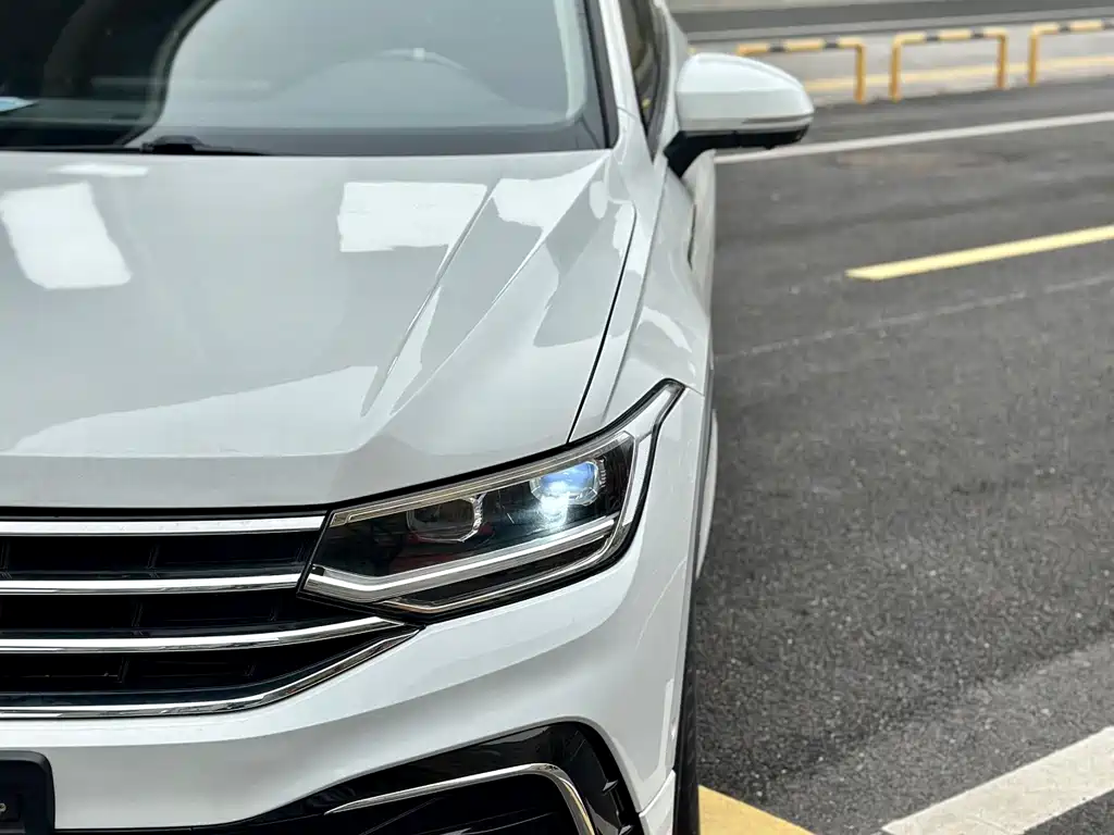 Volkswagen Tiguan L 2023 — фото 4