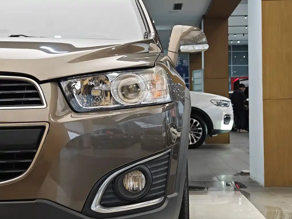 Chevrolet Captiva 2017 — фото 2