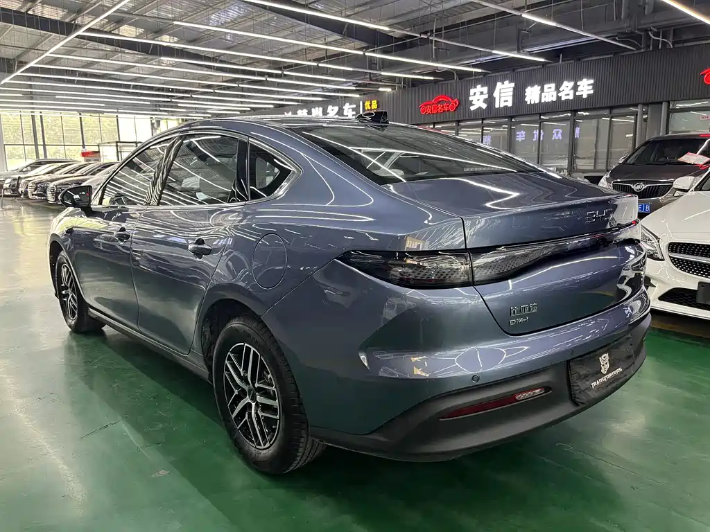 BYD Seal 05 DM-i 2025 — фото 5