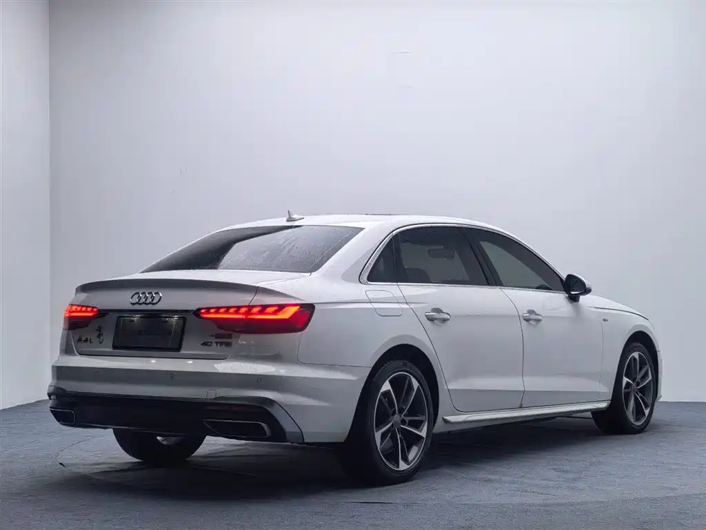 Audi A4L 2021 — фото 4