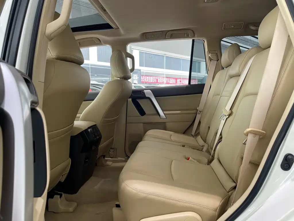 Toyota Prado 2016 — фото 12