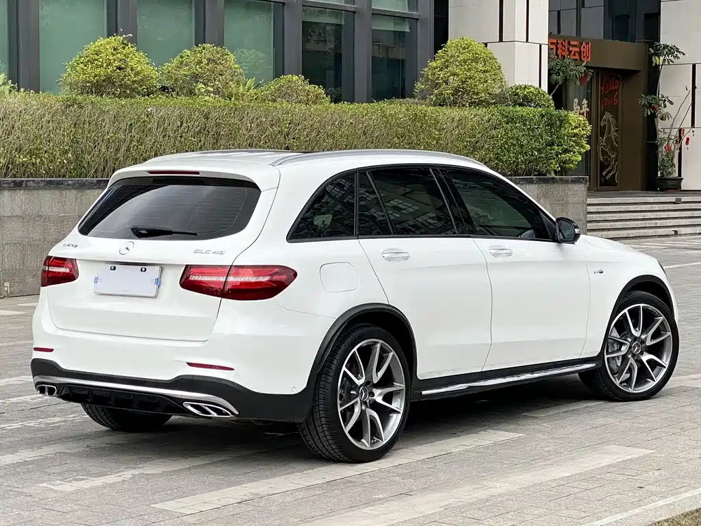 Mercedes-Benz GLC AMG 2018 — фото 6