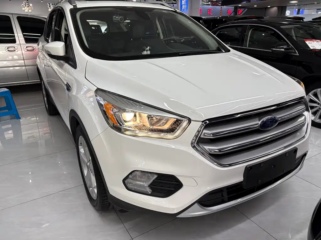 Ford Kuga 2017 — фото 18