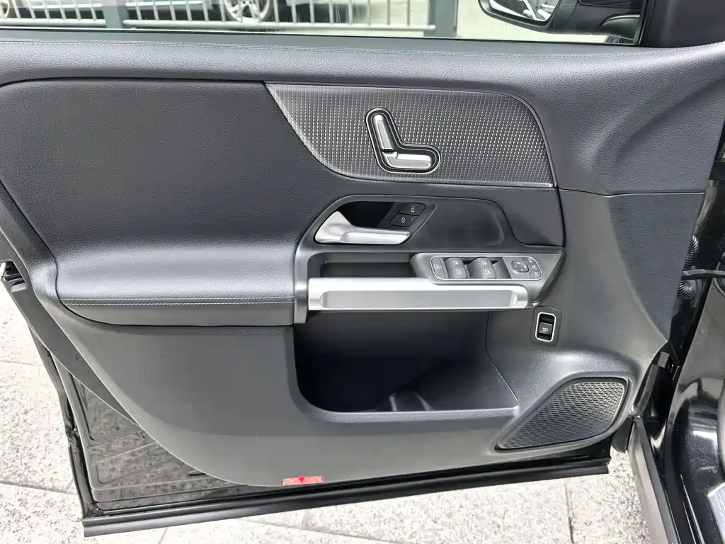 Mercedes-Benz GLB 2022 — фото 10