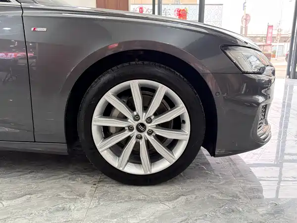 Audi A6L 2022