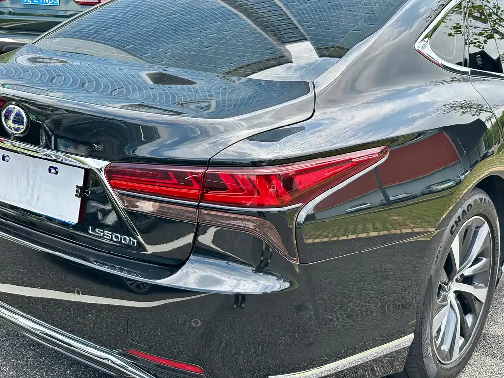 Lexus LS 2021 — фото 15