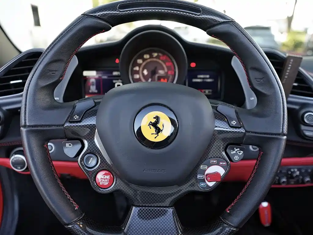 Ferrari 488 2018 — фото 17