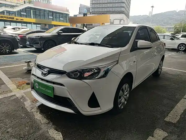 Toyota Yaris L 2022