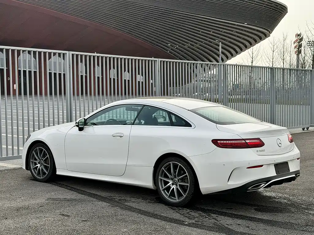 Mercedes-Benz E-Class 2023 — фото 5