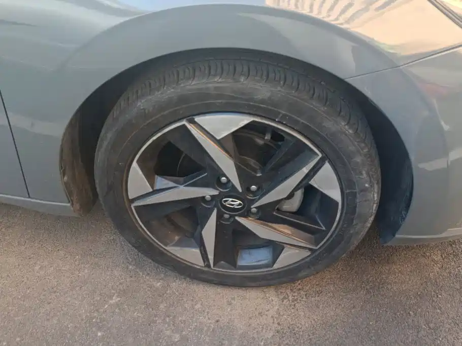 Hyundai Elantra 2022
