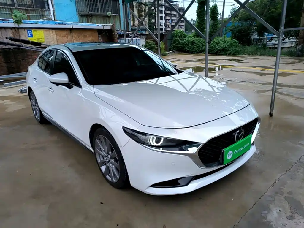 Mazda 3 Axela 2022
