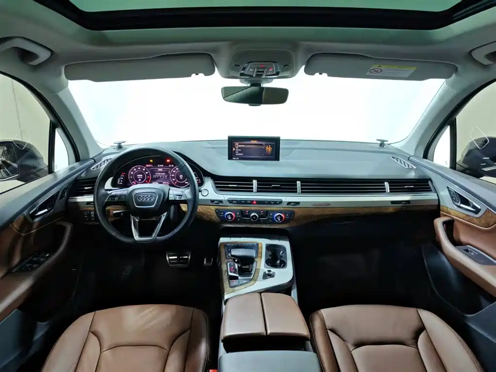 Audi Q7 2020 — фото 10