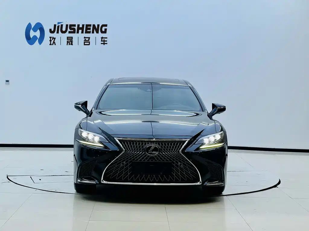 Lexus LS 2020