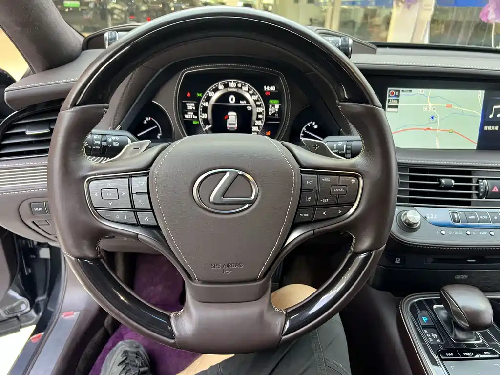 Lexus LS 2020 — фото 17