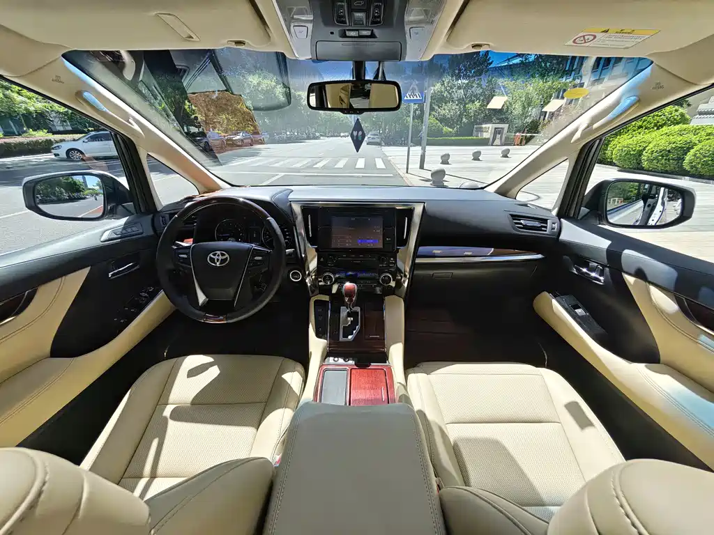 Toyota Alphard 2016 — фото 15