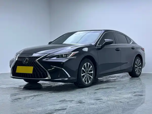 Lexus ES 2024