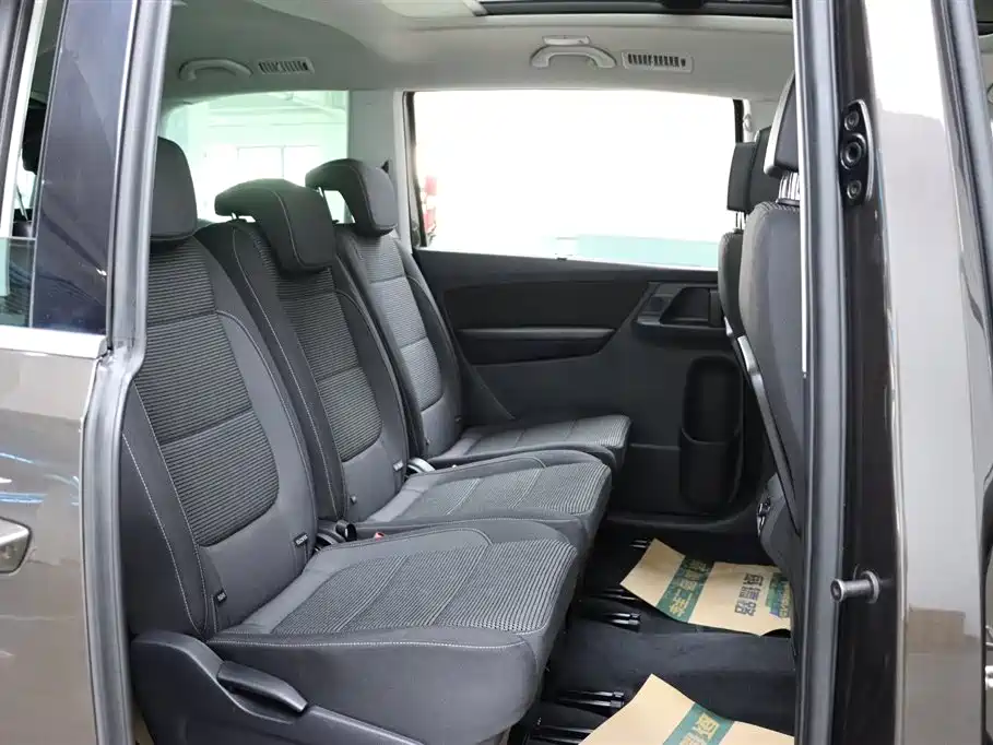 Volkswagen Sharan 2018 — фото 16