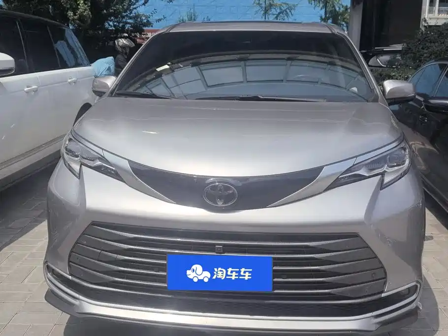 Toyota Sienna 2024