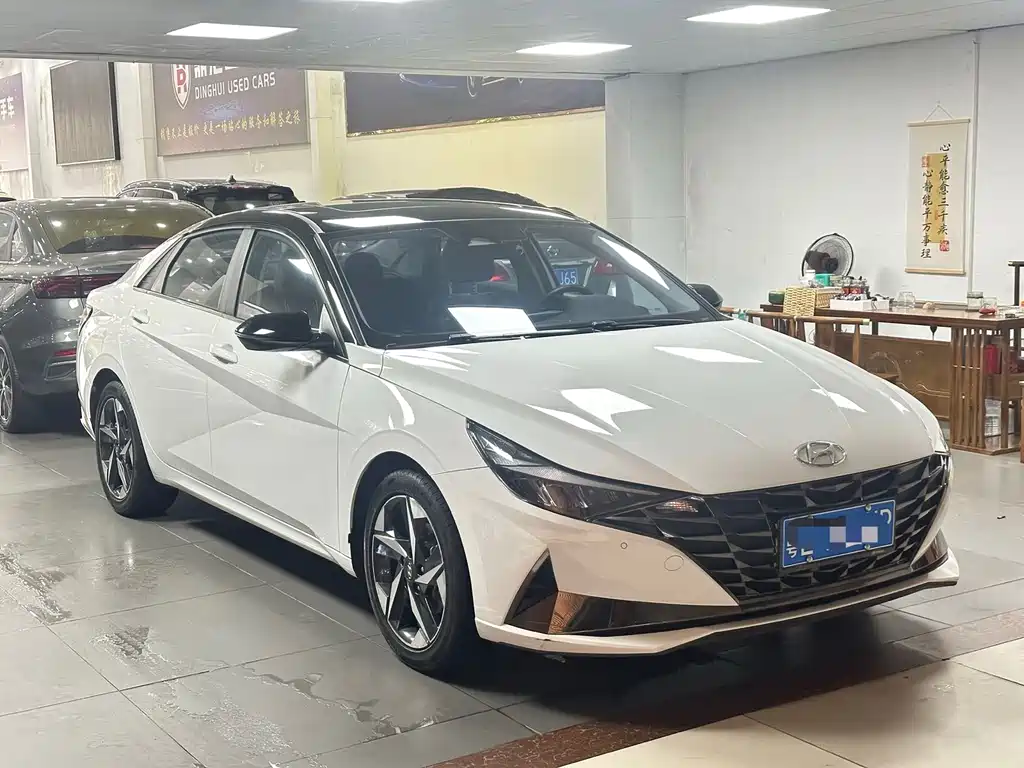 Hyundai Elantra 2022 — фото 3