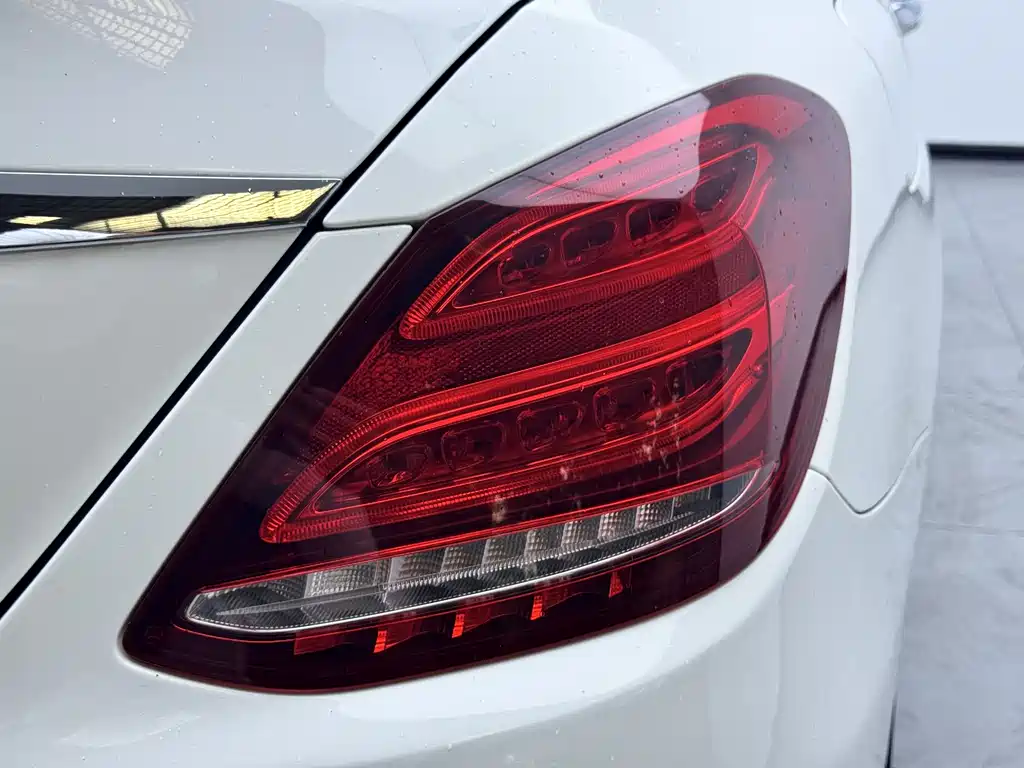 Mercedes-Benz C-Class 2017 — фото 16